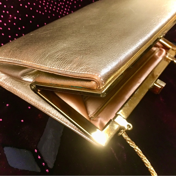 VINTAGE 1960s NICHOLAS REICH FOR BONWIT TELLER GOLD EVENING PURSE—RARE & ELEGANT - Picture 9 of 16